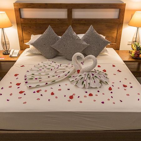 Earls Rajarata Hotel Anuradhapura Room photo