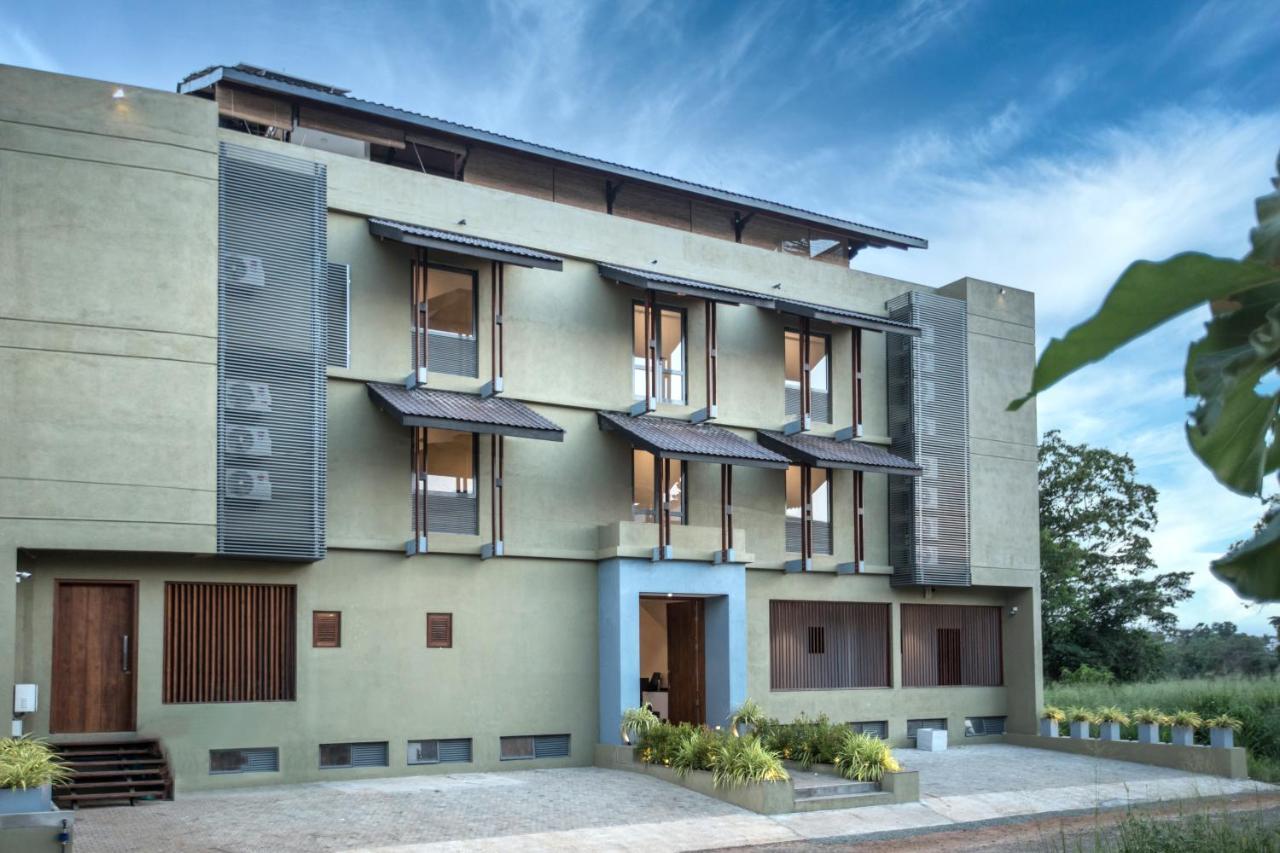 Earls Rajarata Hotel Anuradhapura Exterior photo