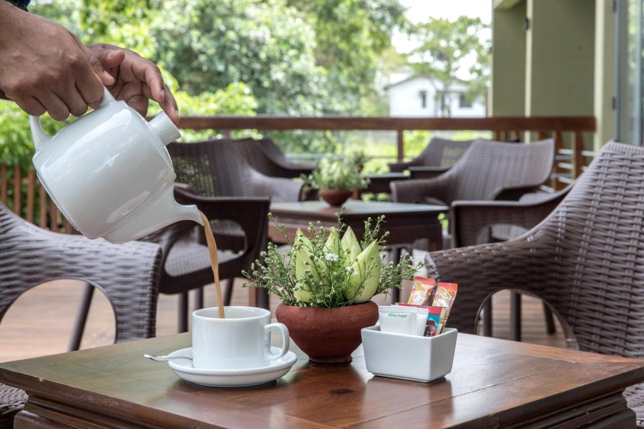 Earls Rajarata Hotel Anuradhapura Exterior photo