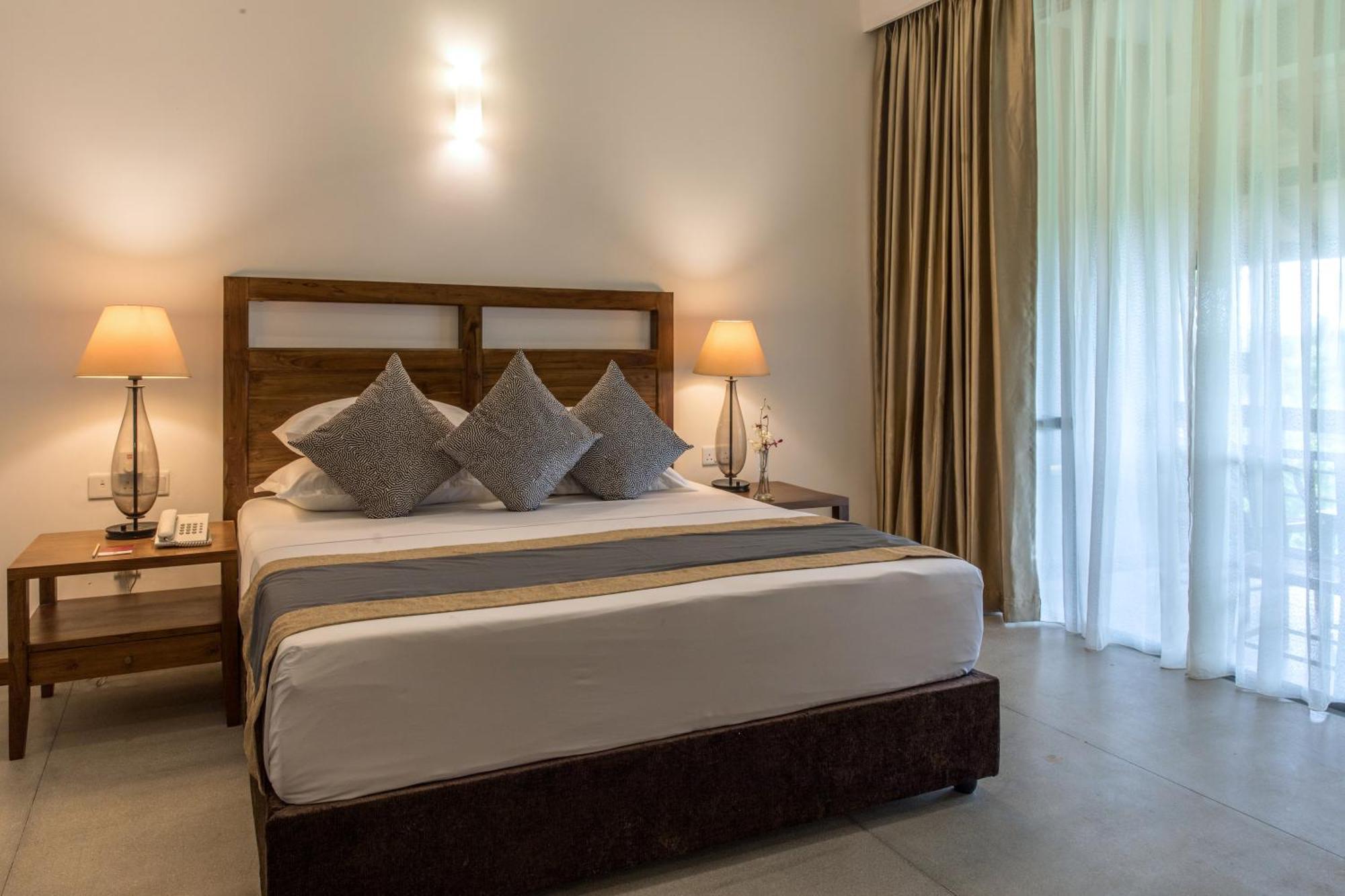 Earls Rajarata Hotel Anuradhapura Room photo