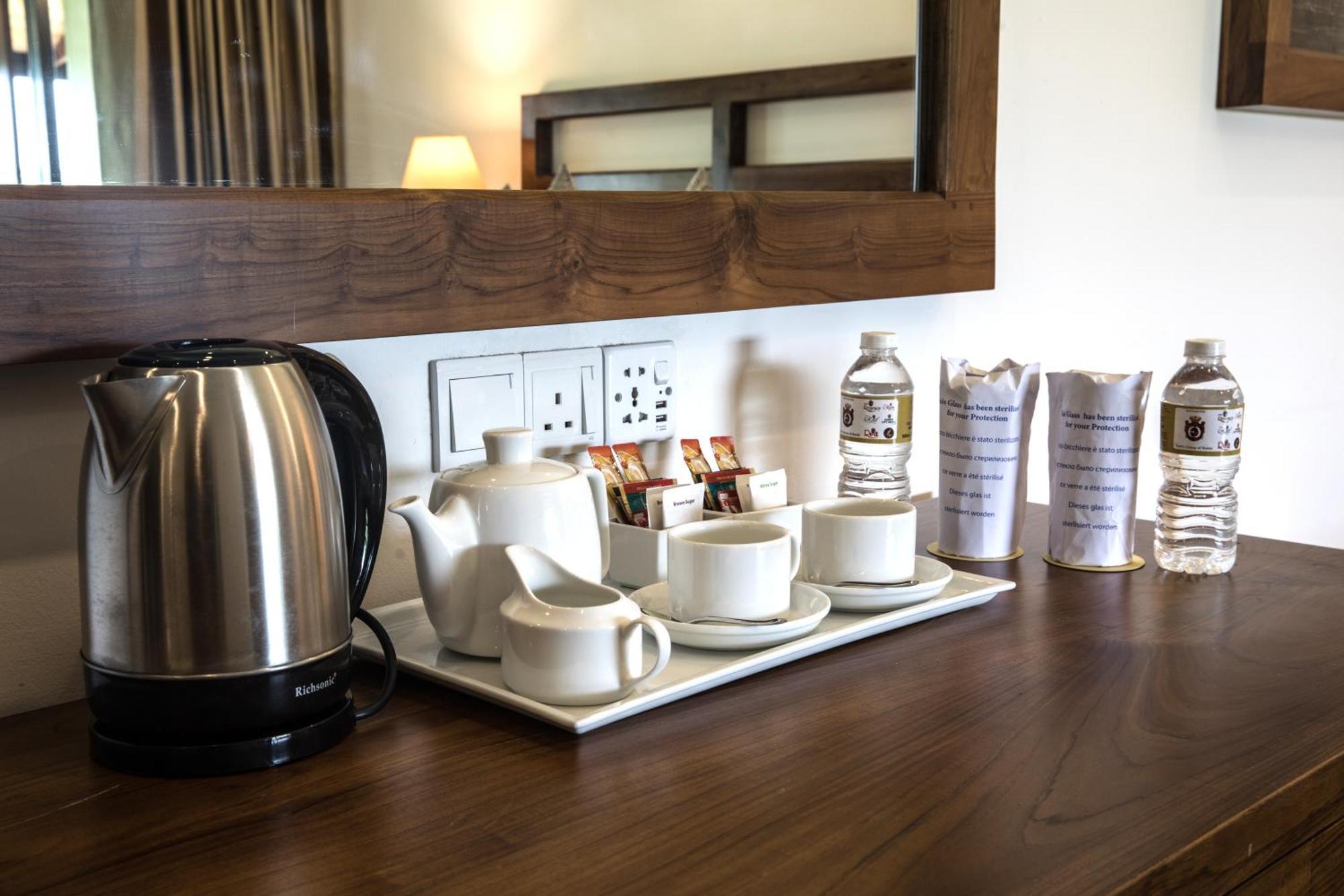 Earls Rajarata Hotel Anuradhapura Room photo