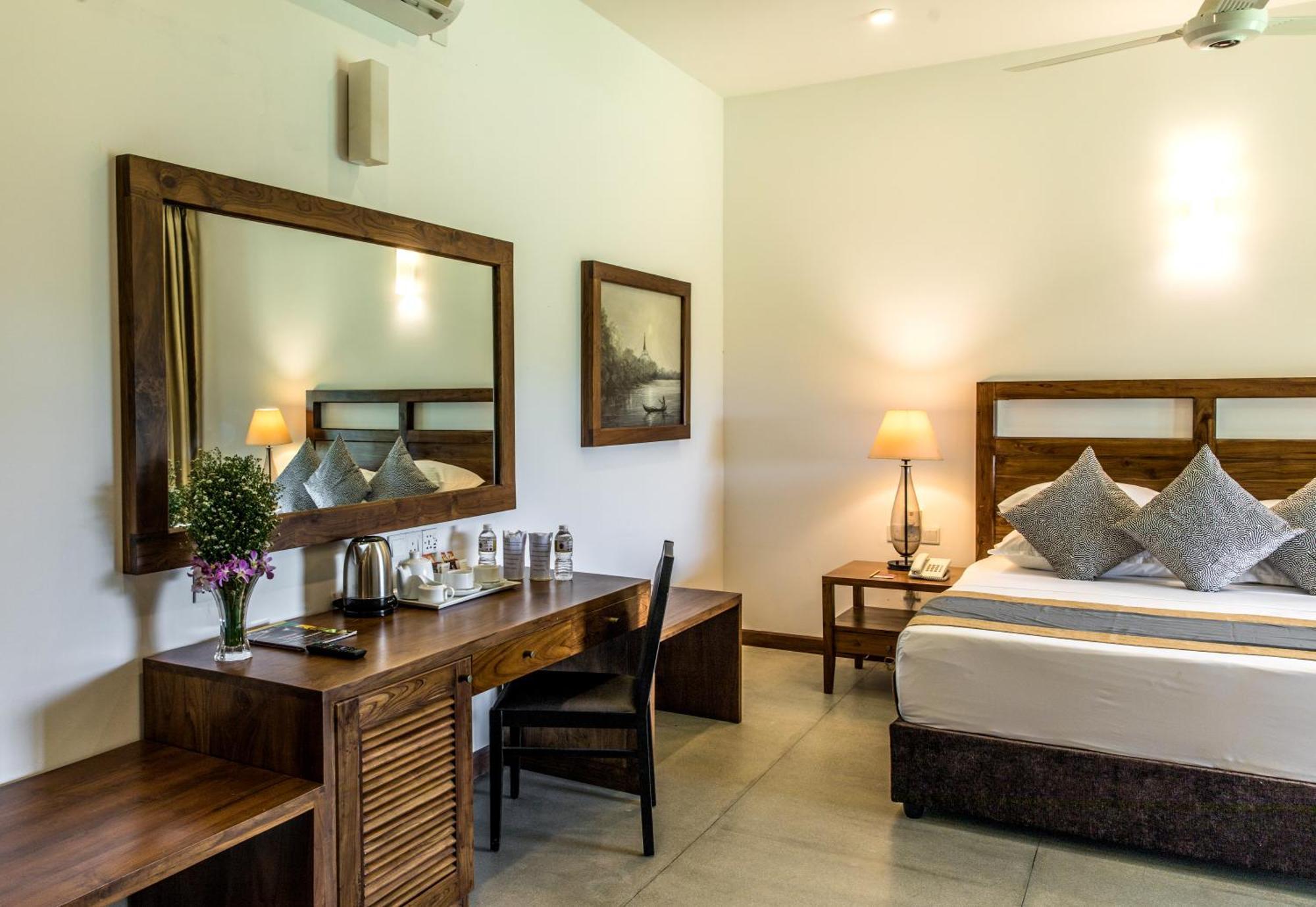 Earls Rajarata Hotel Anuradhapura Room photo
