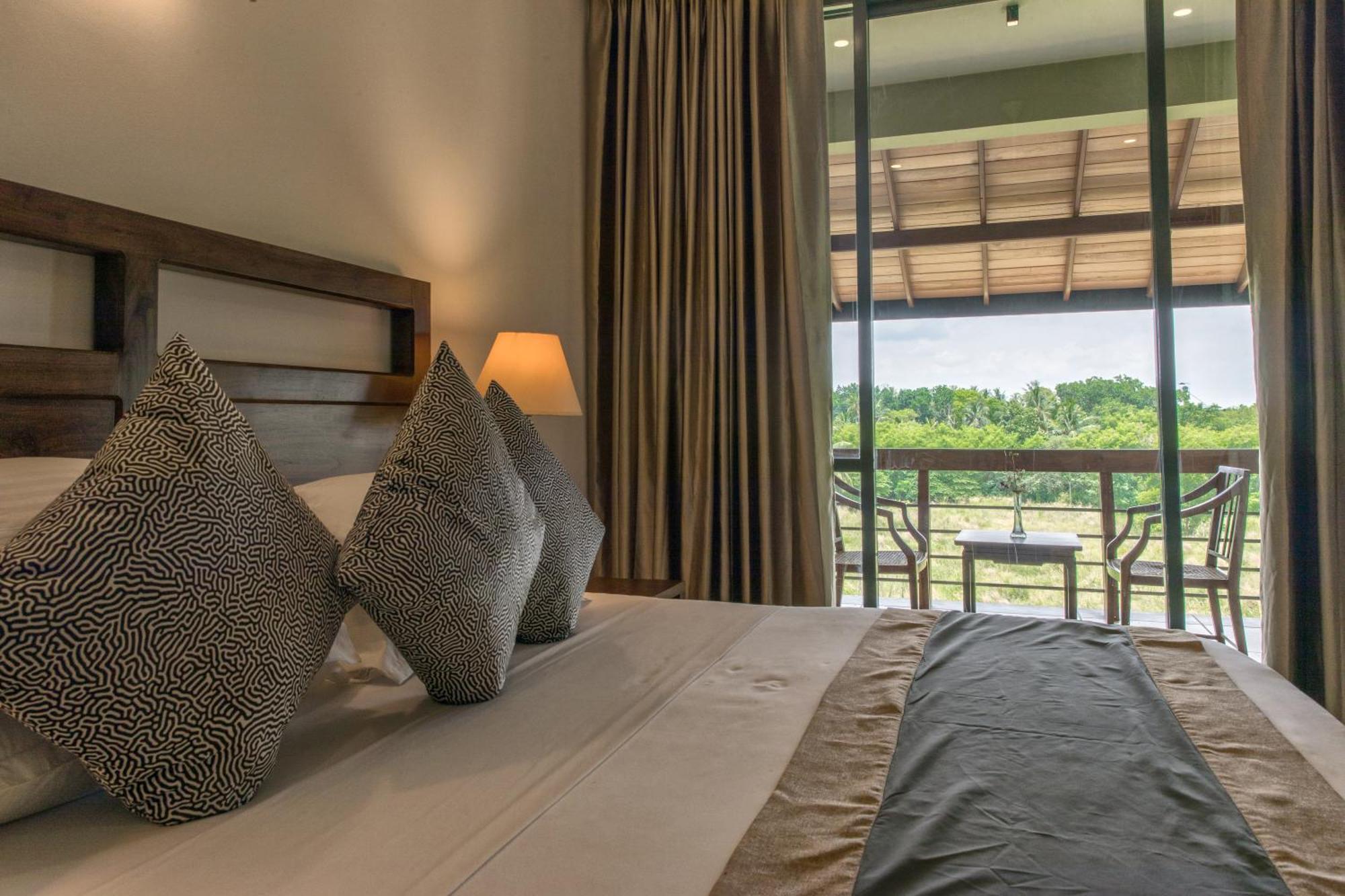 Earls Rajarata Hotel Anuradhapura Room photo