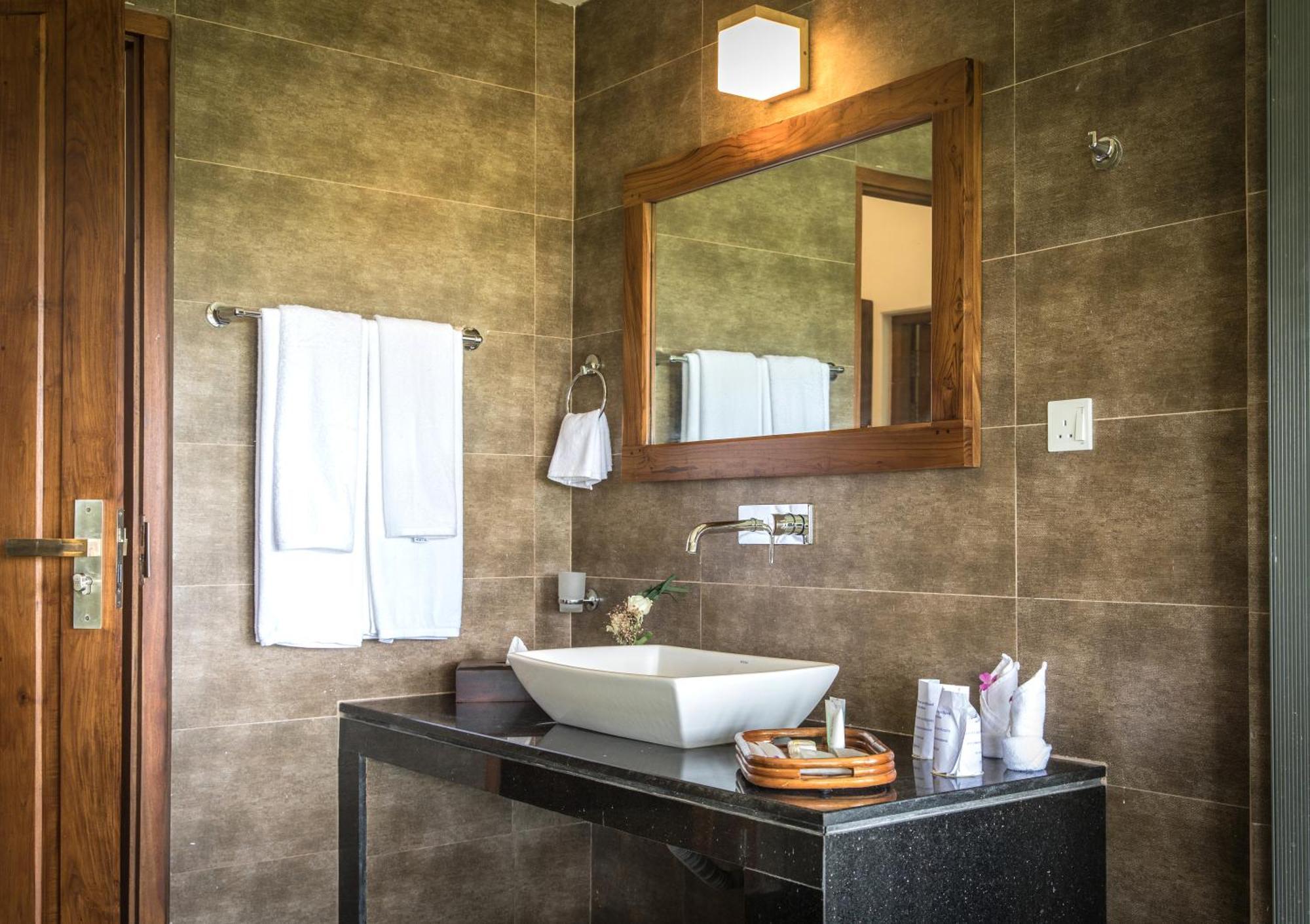 Earls Rajarata Hotel Anuradhapura Room photo