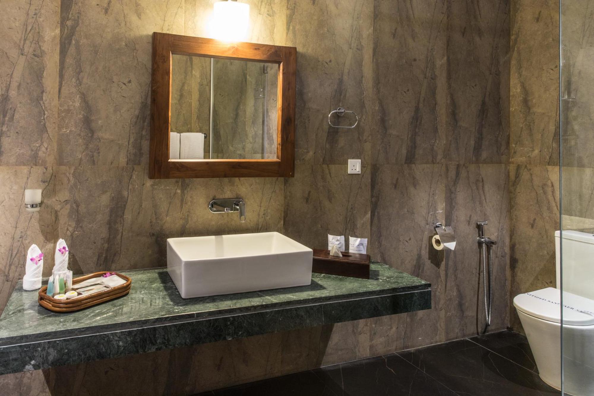 Earls Rajarata Hotel Anuradhapura Room photo